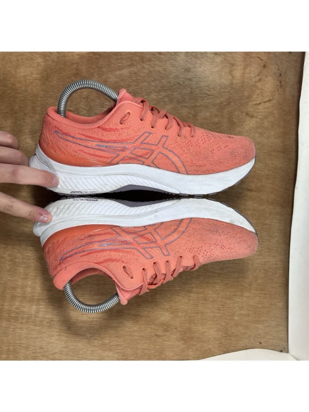 Asics Gel-Kayano 29 Women's Size 8.5 Running Shoes Orange - Picture 6 of 9
